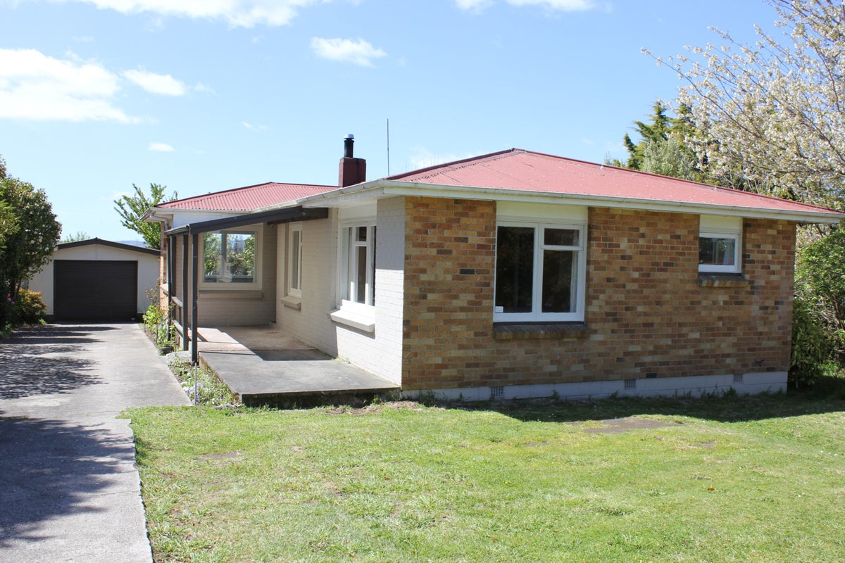 29 Island View Road, Western Heights, Rotorua - Carousel 1