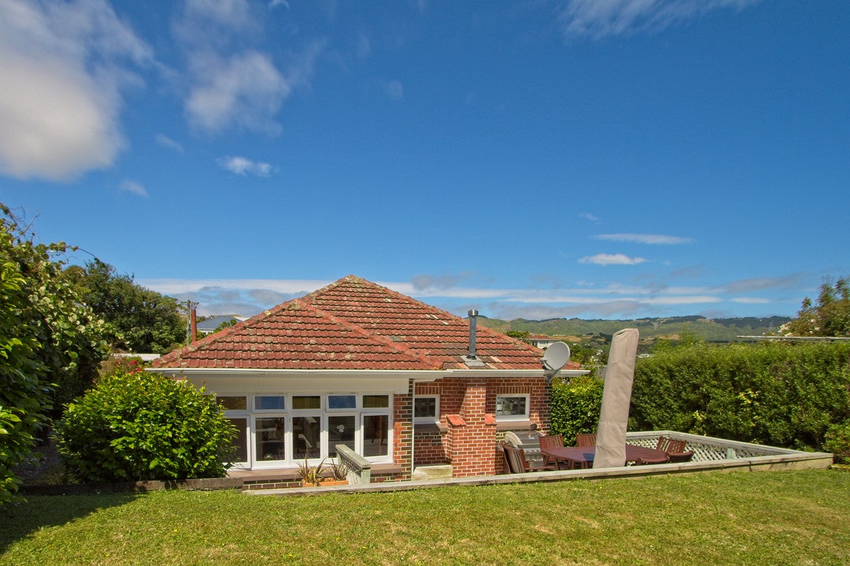 8 Roy Street, Tawa, Wellington - Carousel 22