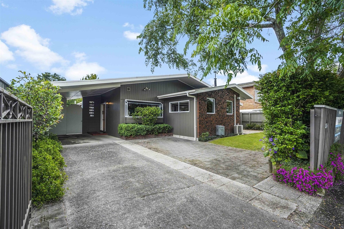 15 Fairview Street, Fairview Downs, Hamilton - Carousel 1