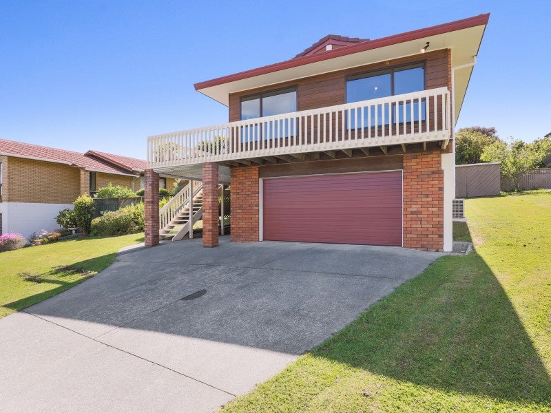 6 Kincraig Place, Highland Park, Auckland - Carousel 1