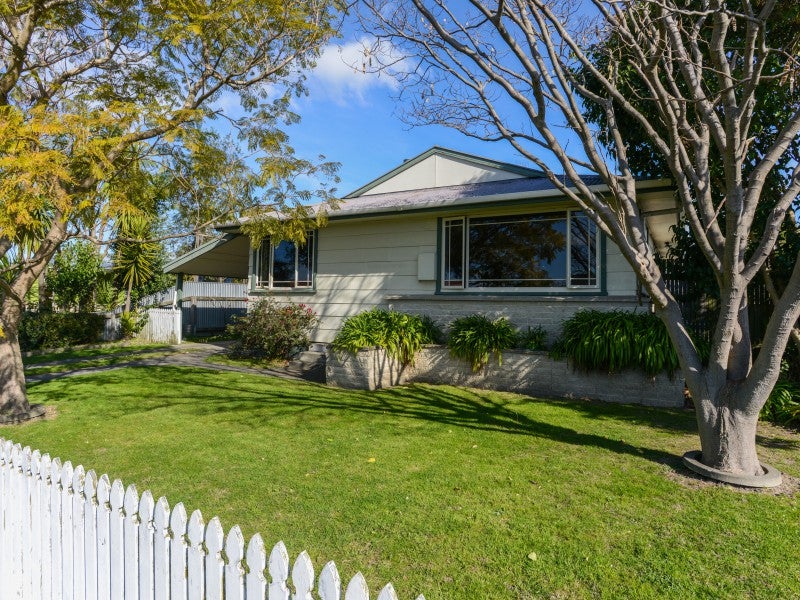 6 Tait Drive, Pirimai, Napier - Carousel 1