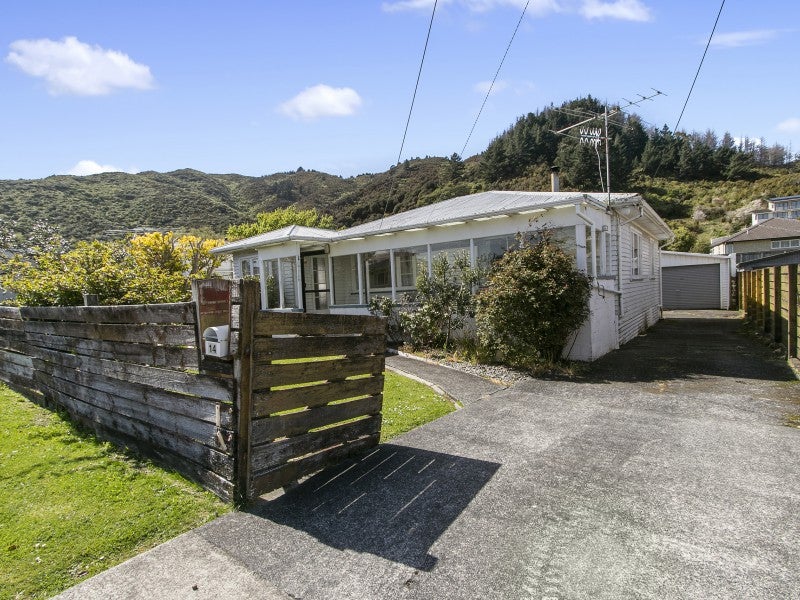 14 Thirlmere Street, Wainuiomata, Lower Hutt - Carousel 1