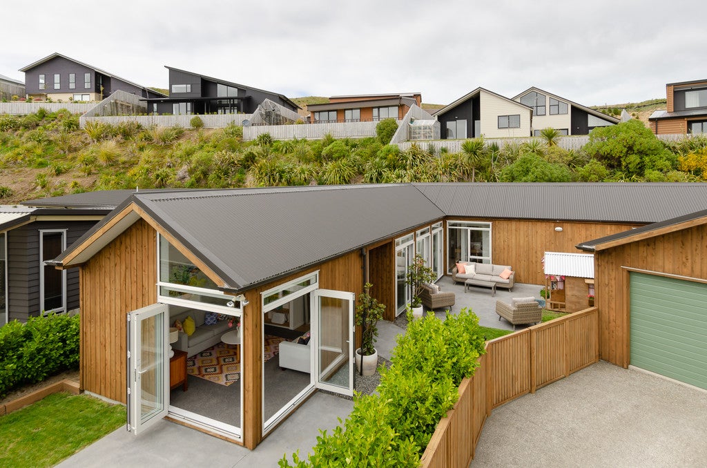 4 Tea Tree Lane, Woodridge, Wellington - Carousel 2