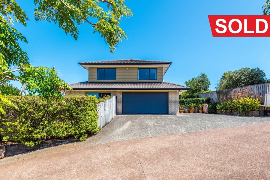19A Paparoa Road, Cockle Bay, Auckland - Carousel 1
