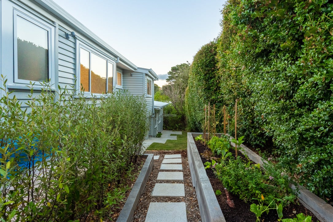 40 Channel View Road, Campbells Bay, Auckland - Carousel 24