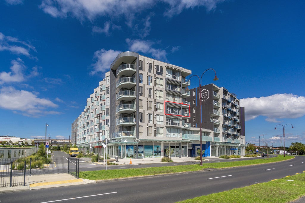 309/1 Rose Garden Lane, Albany, Auckland - Carousel 2