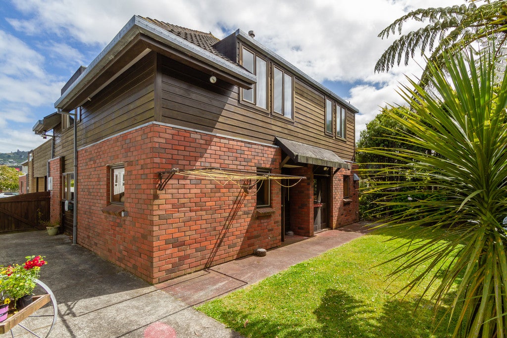 9A Colin Grove, Hutt Central, Lower Hutt - Carousel 1