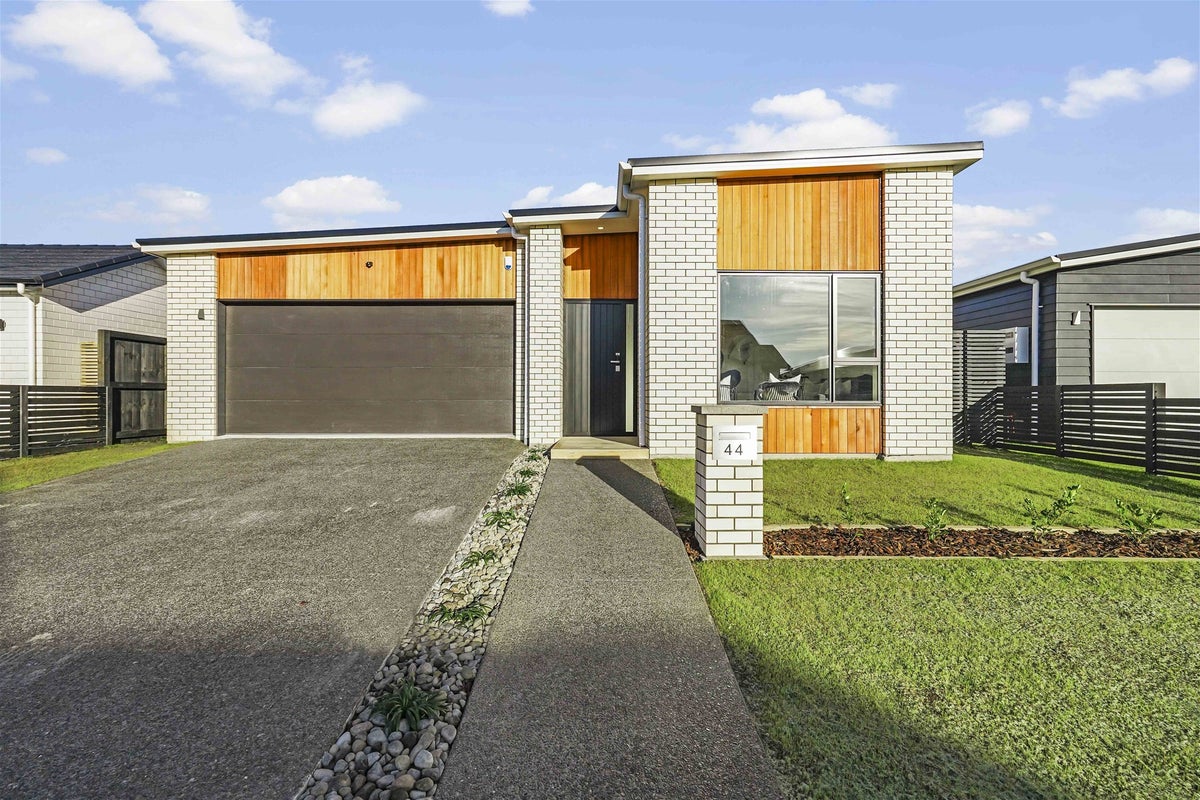 44 Trewern Avenue, Chartwell, Hamilton - Carousel 1
