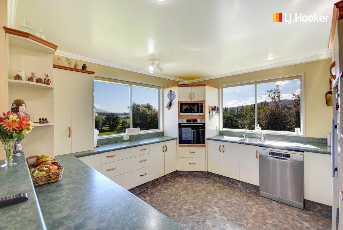 24 Surrey Bay Road, Waihola - Carousel 2