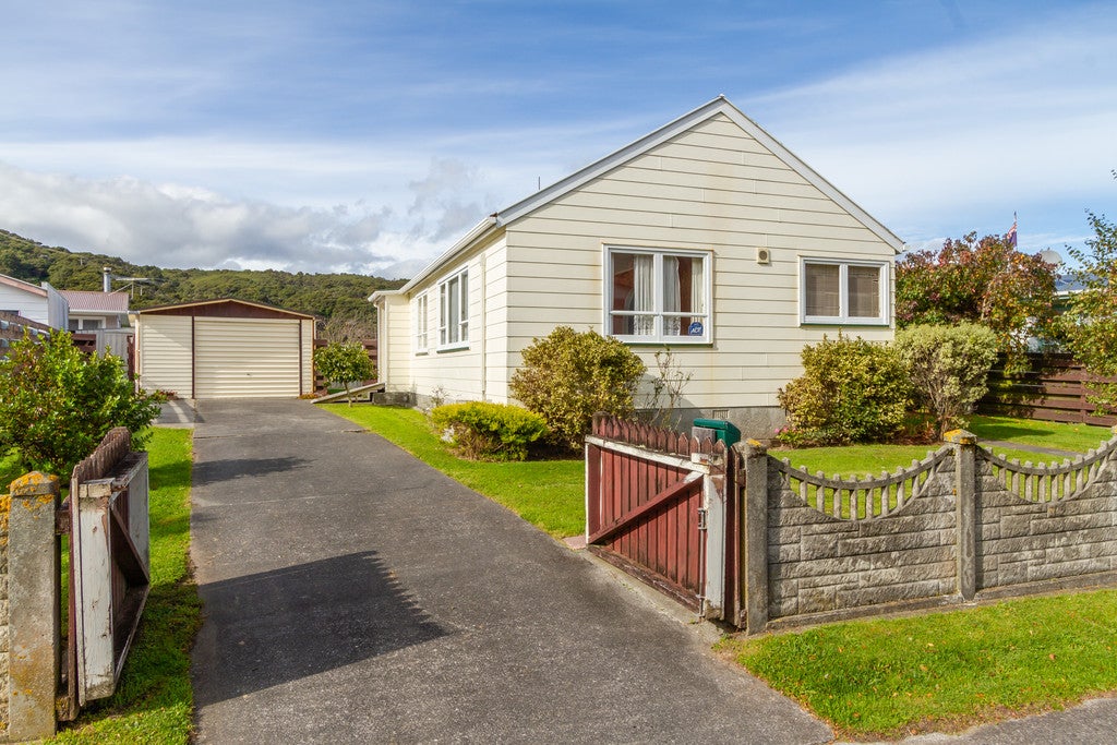 90 Mohaka Street, Wainuiomata, Lower Hutt - Carousel 1
