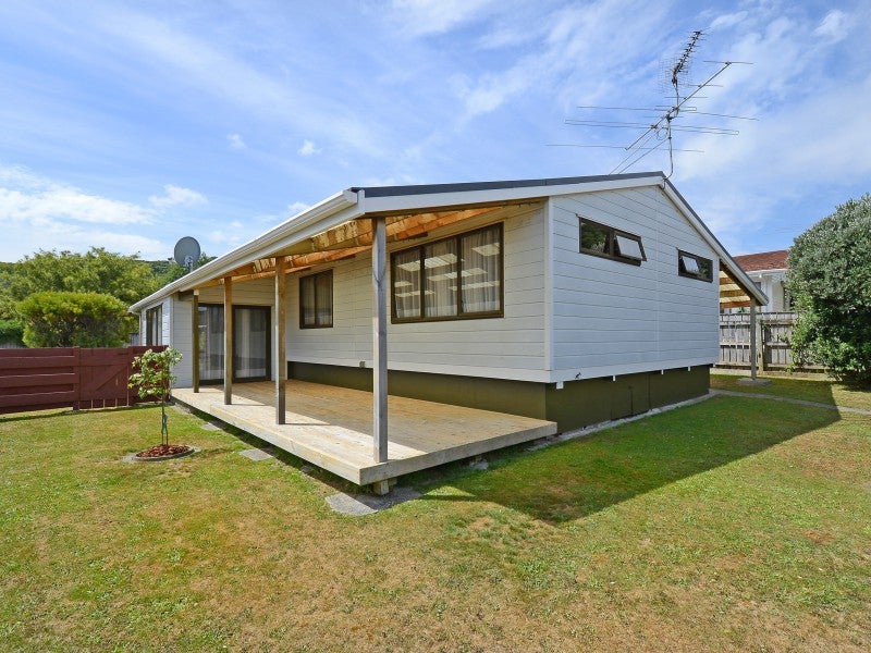 7 Norbert Street, Brown Owl, Upper Hutt - Carousel 1