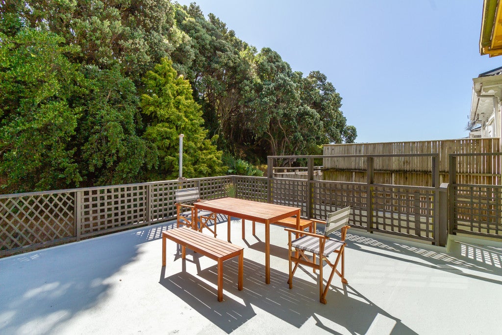 10 Russell Terrace, Newtown, Wellington - Carousel 2