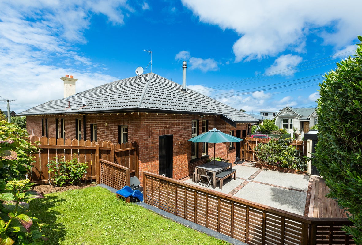 1 Granville Terrace, Belleknowes, Dunedin - Carousel 16
