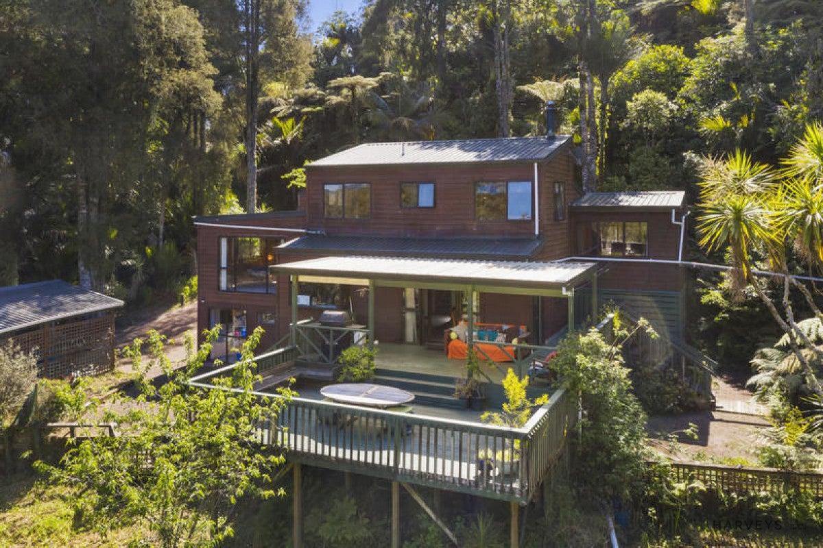 236 Forest Hill Road, Waiatarua, Auckland - Carousel 2