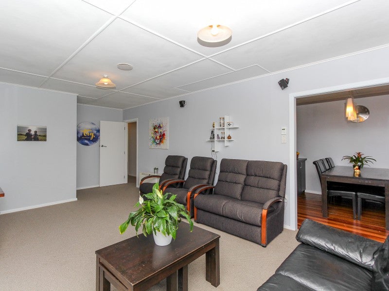 33 Pembroke Street, Westown, New Plymouth - Carousel 2