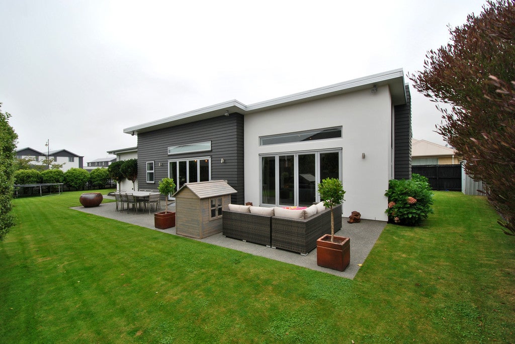 10 Sienna Court, Aidanfield, Christchurch - Carousel 1