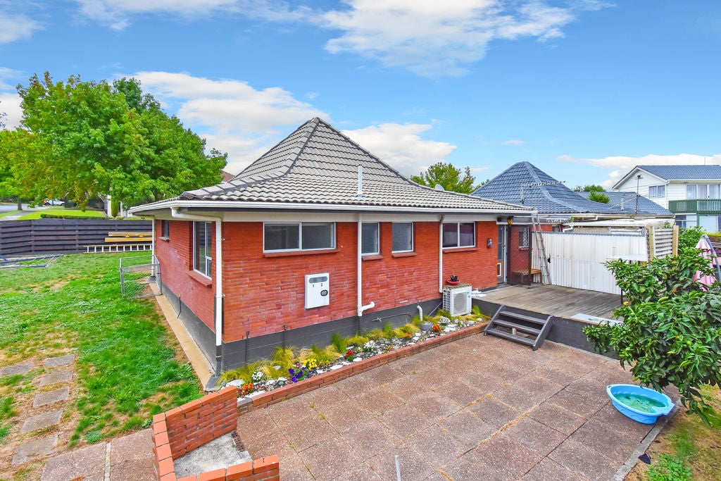 1A Sikkim Crescent, Clover Park, Auckland - Carousel 9