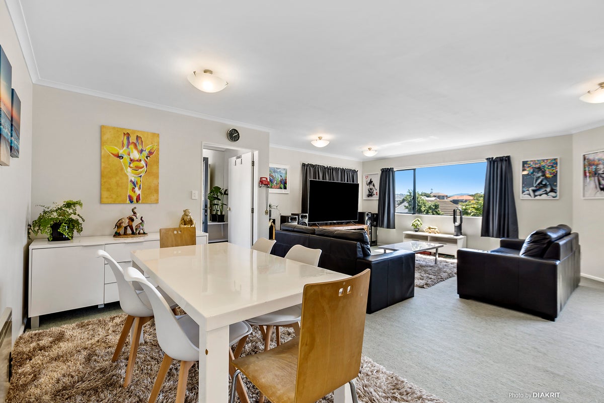 1B Elphinstone Avenue, Strathmore Park, Wellington - Carousel 1