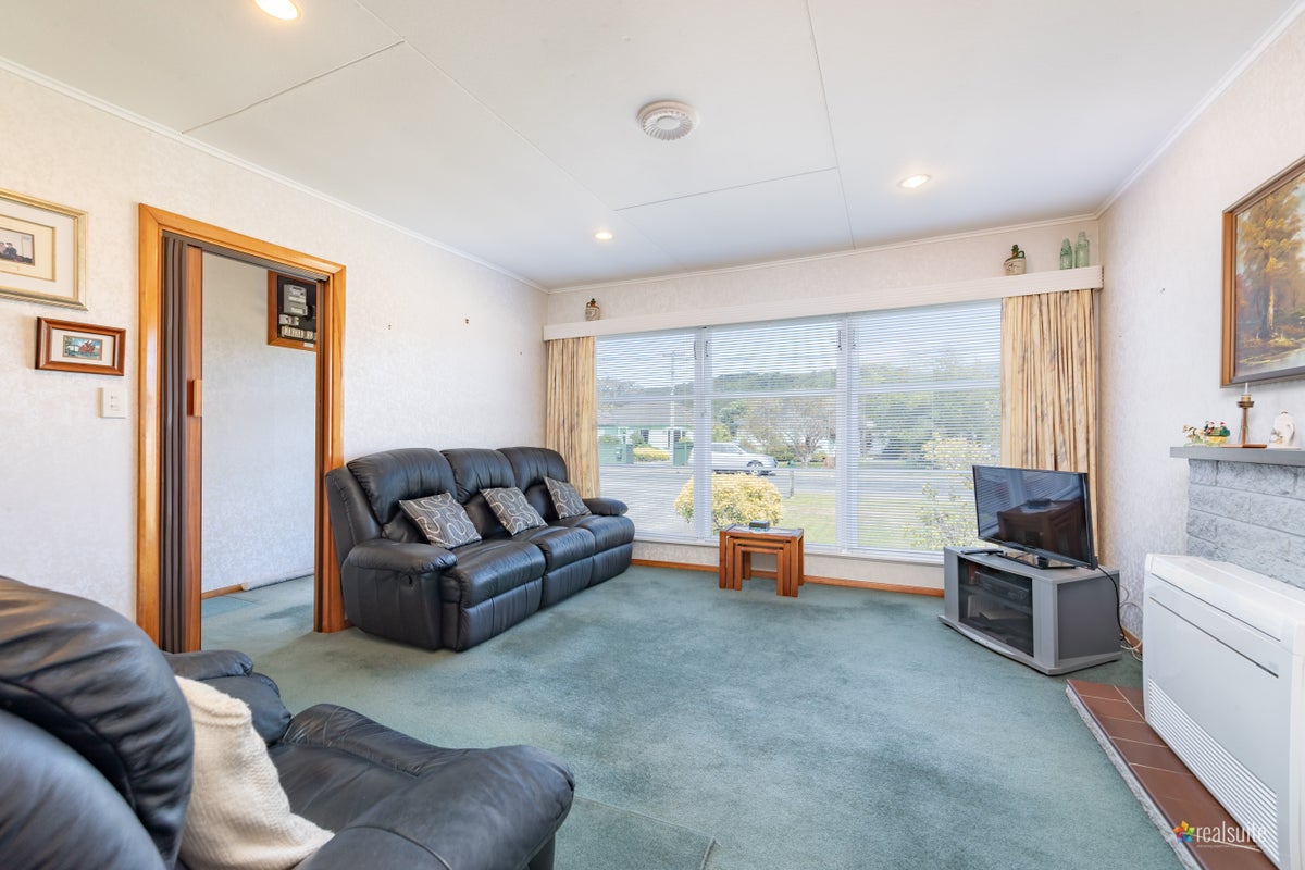 56 Bull Avenue, Wainuiomata, Lower Hutt - Carousel 2