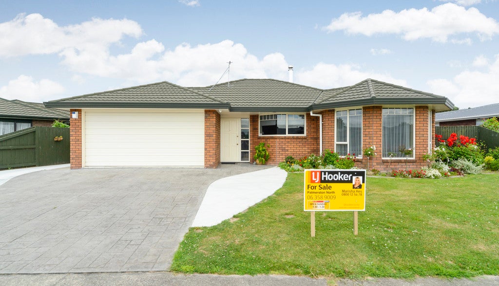 68 Amberley Avenue, Highbury, Palmerston North - Carousel 1