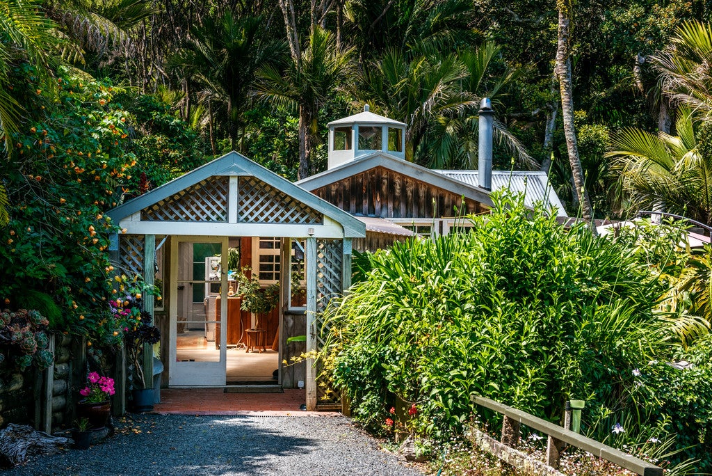 36 Victoria Road North, Onetangi, Waiheke Island - Carousel 2