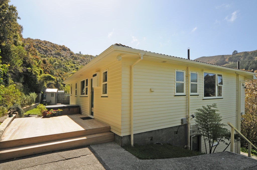 21 Canterbury Street, Karori, Wellington - Carousel 2