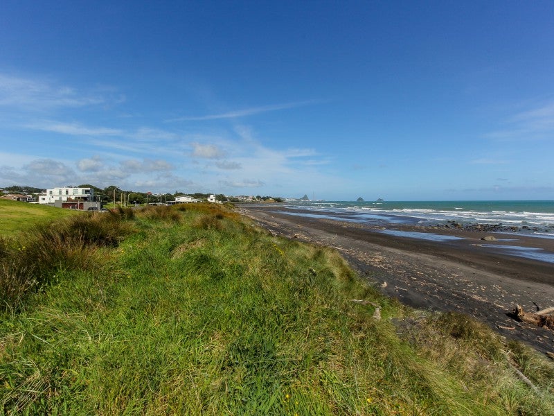 6 Nobs Line, Strandon, New Plymouth - Carousel 25