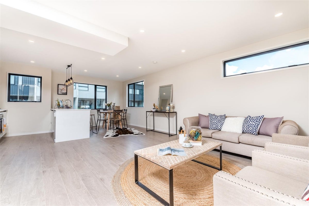 16/5 Perekia Street, Albany, Auckland - Carousel 2