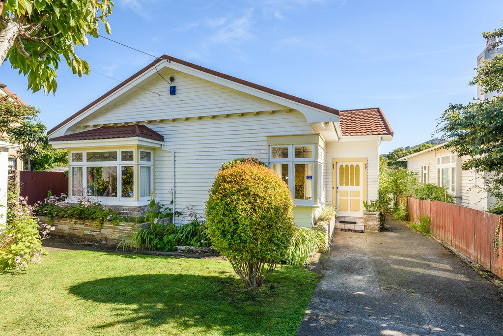 28 Firth Terrace, Karori, Wellington - Carousel 2