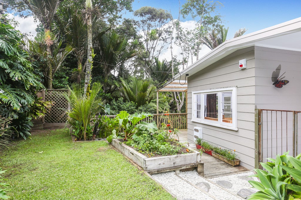49 Wood Bay Road, Titirangi, Auckland - Carousel 2