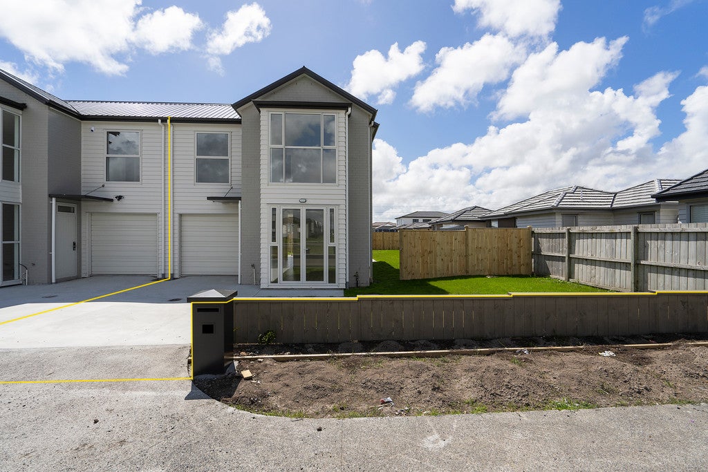64 Kauri Heart Avenue, Takanini, Auckland - Carousel 1