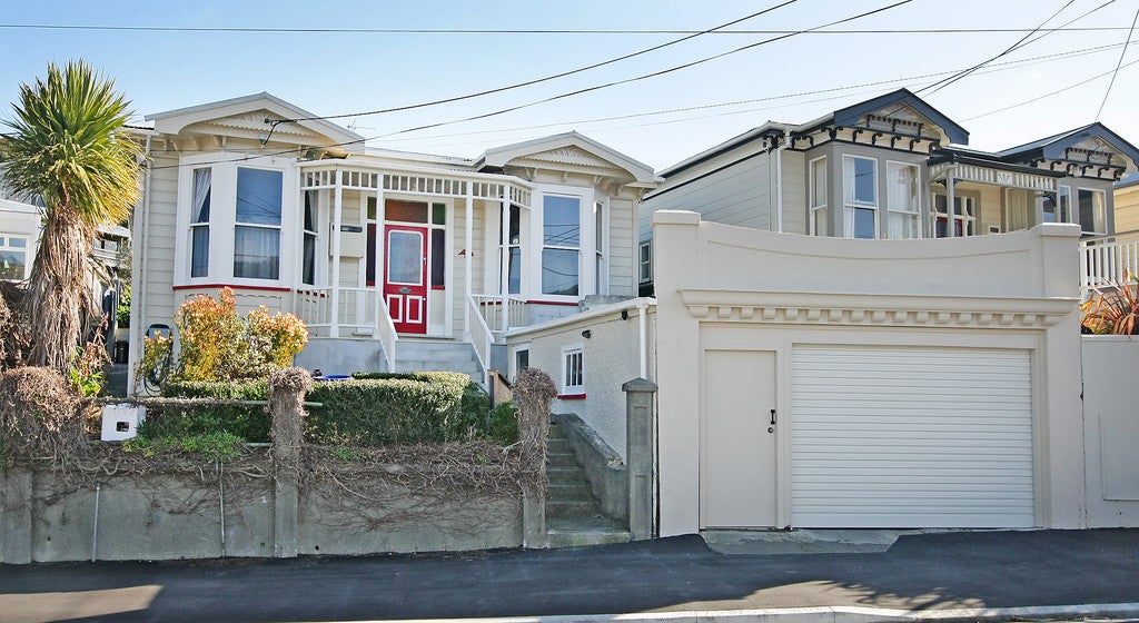 46 Eden Street, Island Bay, Wellington - Carousel 1