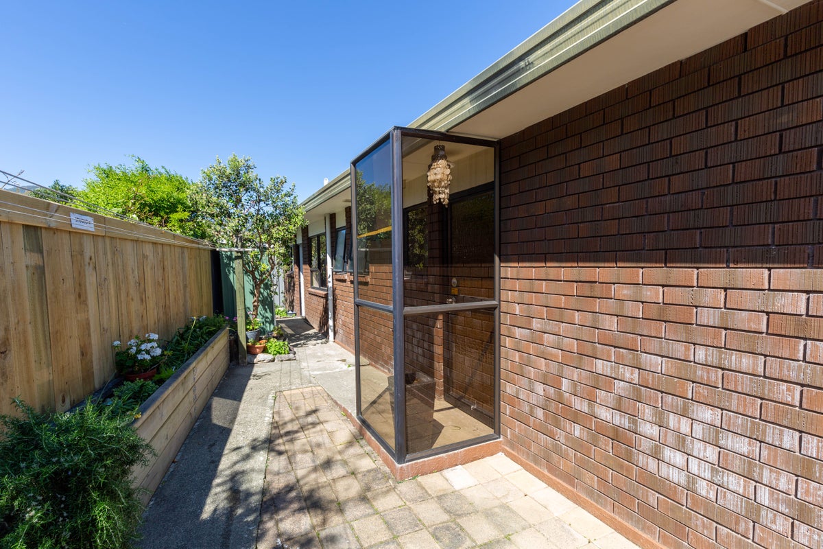 3 Majestic Way, The Wood, Nelson - Carousel 25