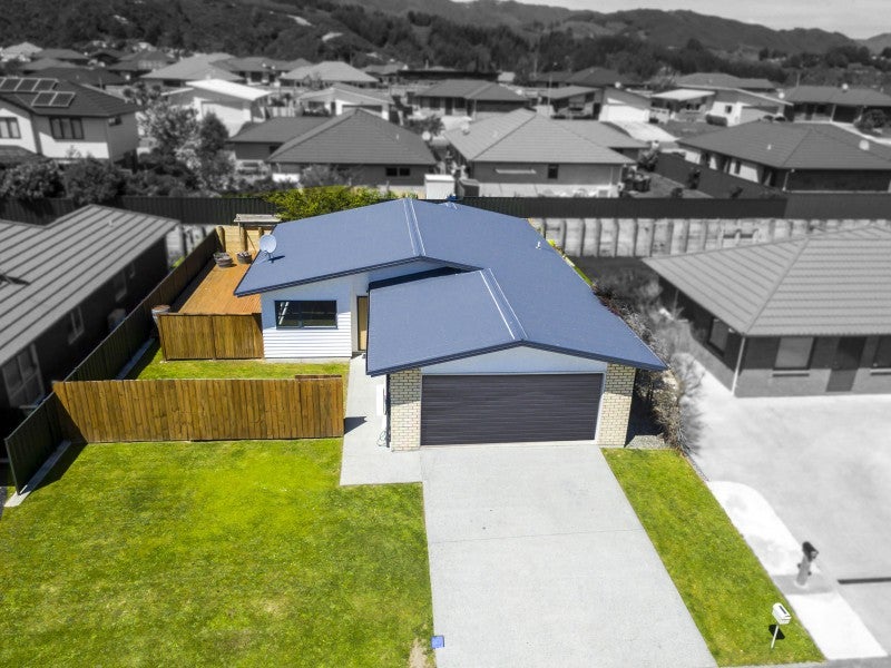 5 Sunstone Crescent, Brown Owl, Upper Hutt - Carousel 2