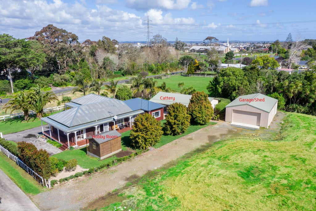12 Ranfurly Road, Alfriston, Auckland - Carousel 1