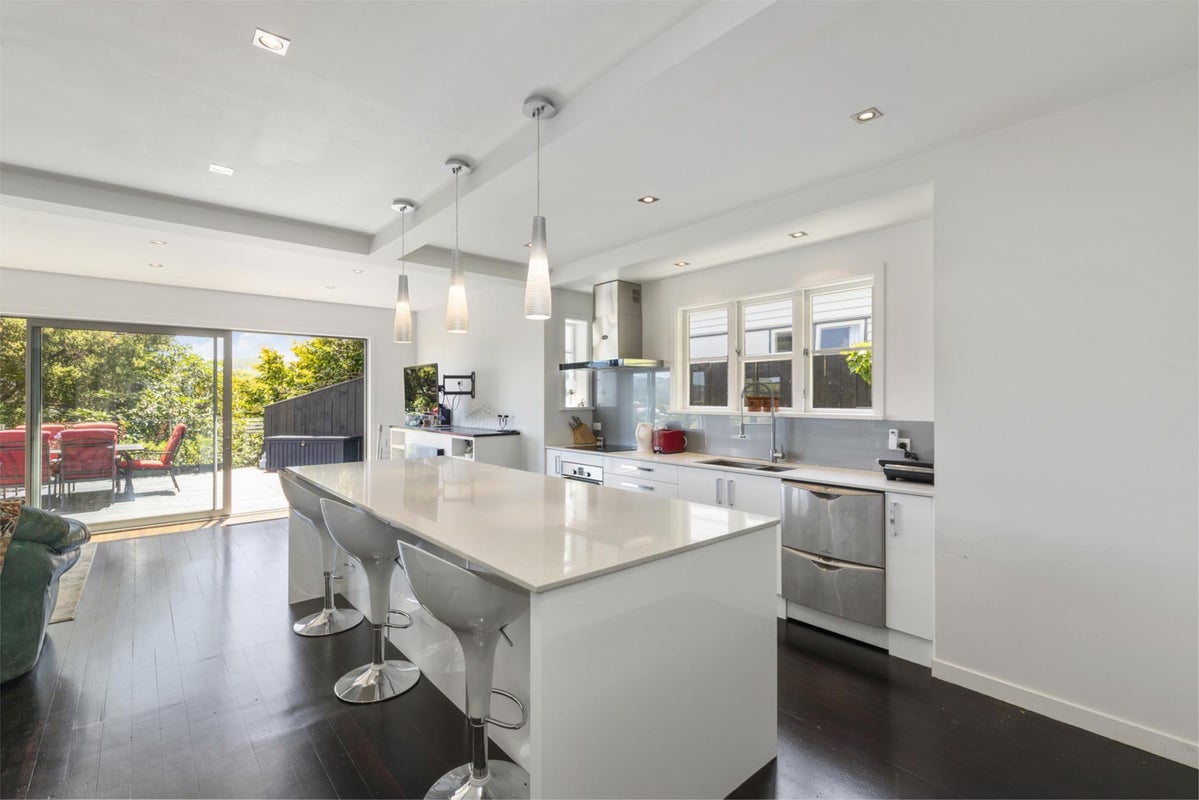 19 Wyndrum Avenue, Waterloo, Lower Hutt - Carousel 1