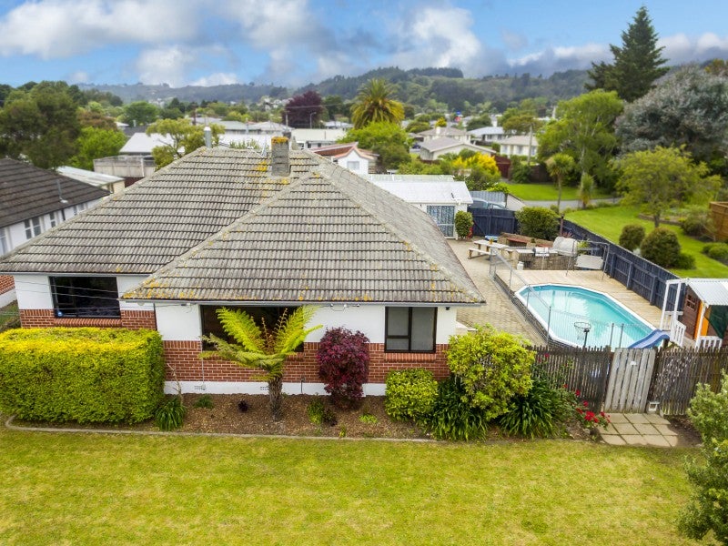 20 Kashmir Avenue, Clouston Park, Upper Hutt - Carousel 1