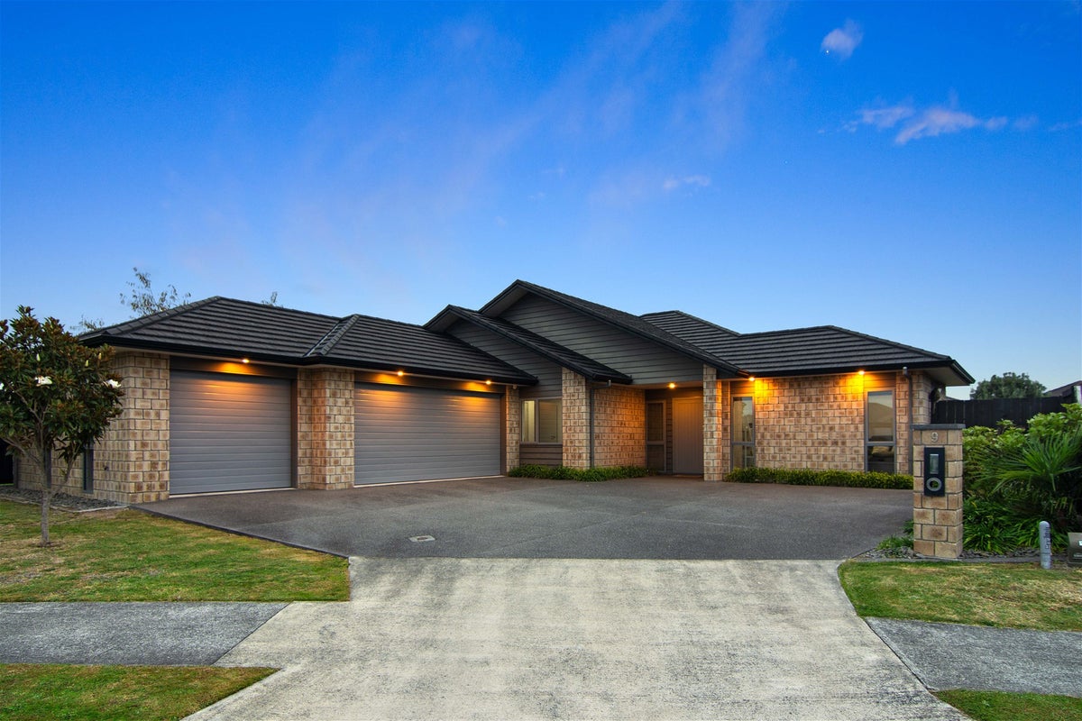 9 Allgood Place, Rototuna North, Hamilton - Carousel 1