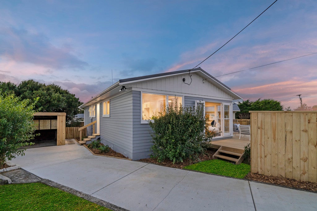 18 Tramway Road, Beach Haven, Auckland - Carousel 2