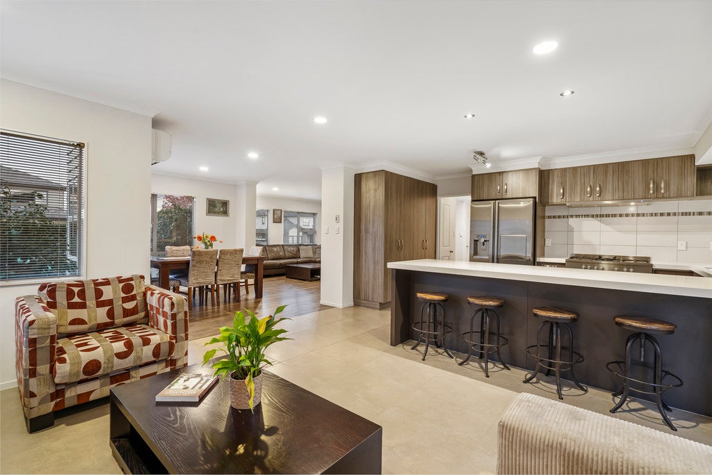 12 Pickaberry Avenue, Karaka, Papakura - Carousel 2