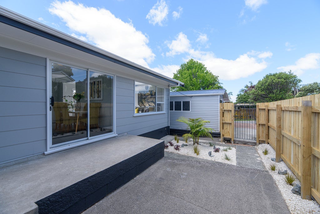 16 Illana Place, Ranui, Auckland - Carousel 2
