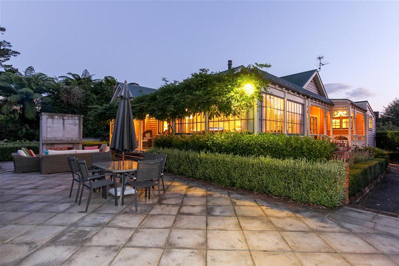 7 Fernbrook Drive, Upper Vogeltown, New Plymouth - Carousel 1