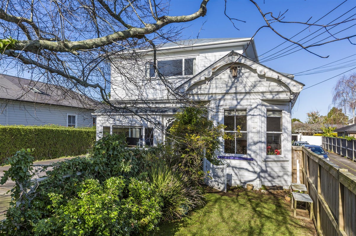 8 King Edward Avenue, Epsom, Auckland - Carousel 2