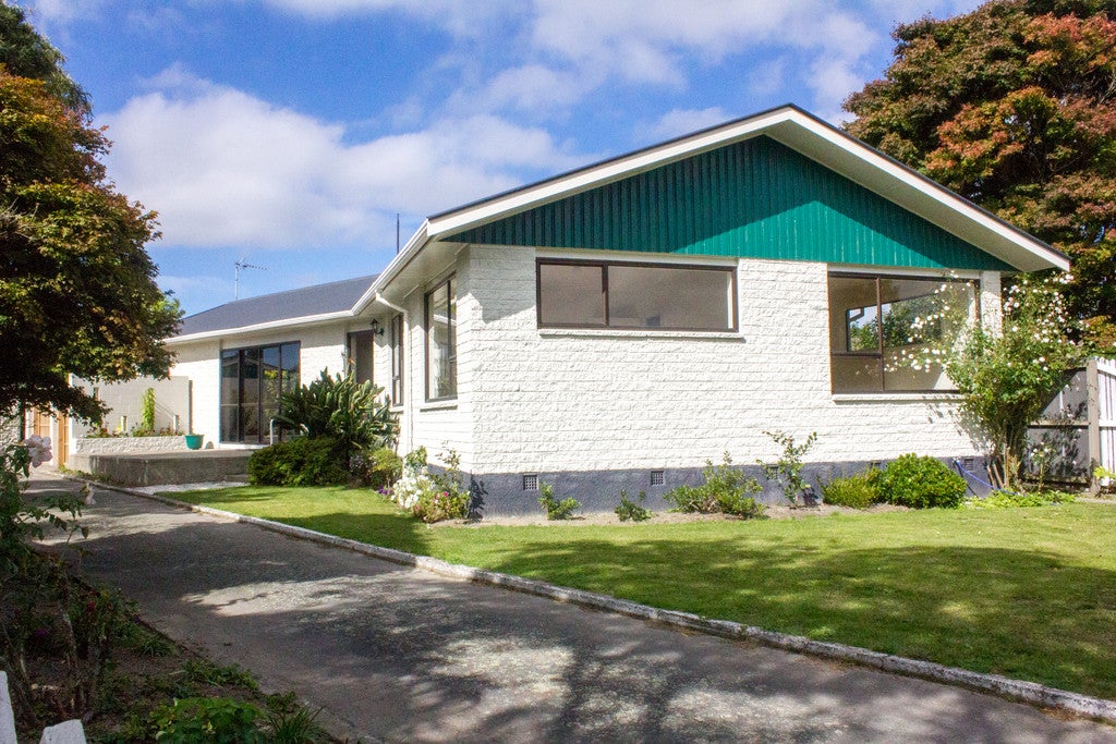 10 Coronado Place, Broomfield, Christchurch - Carousel 1