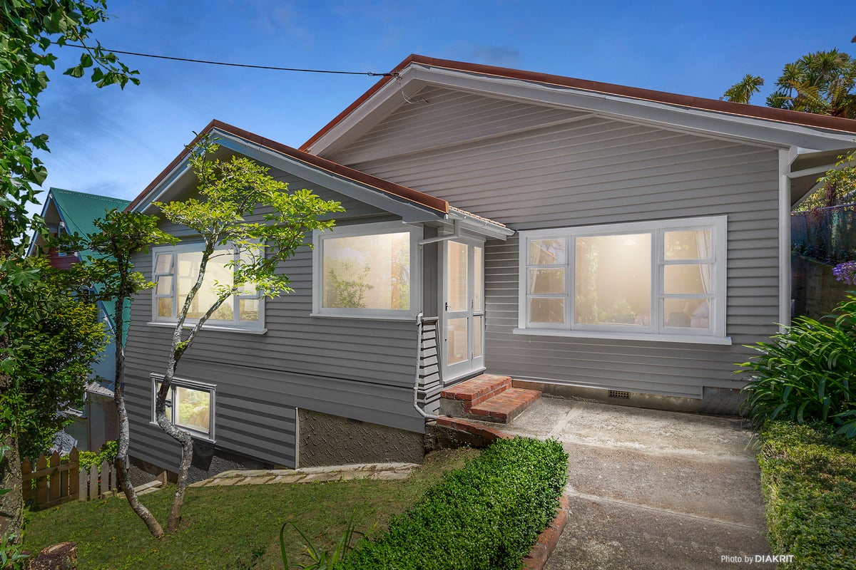 27 Upper Watt Street, Wadestown, Wellington - Carousel 1