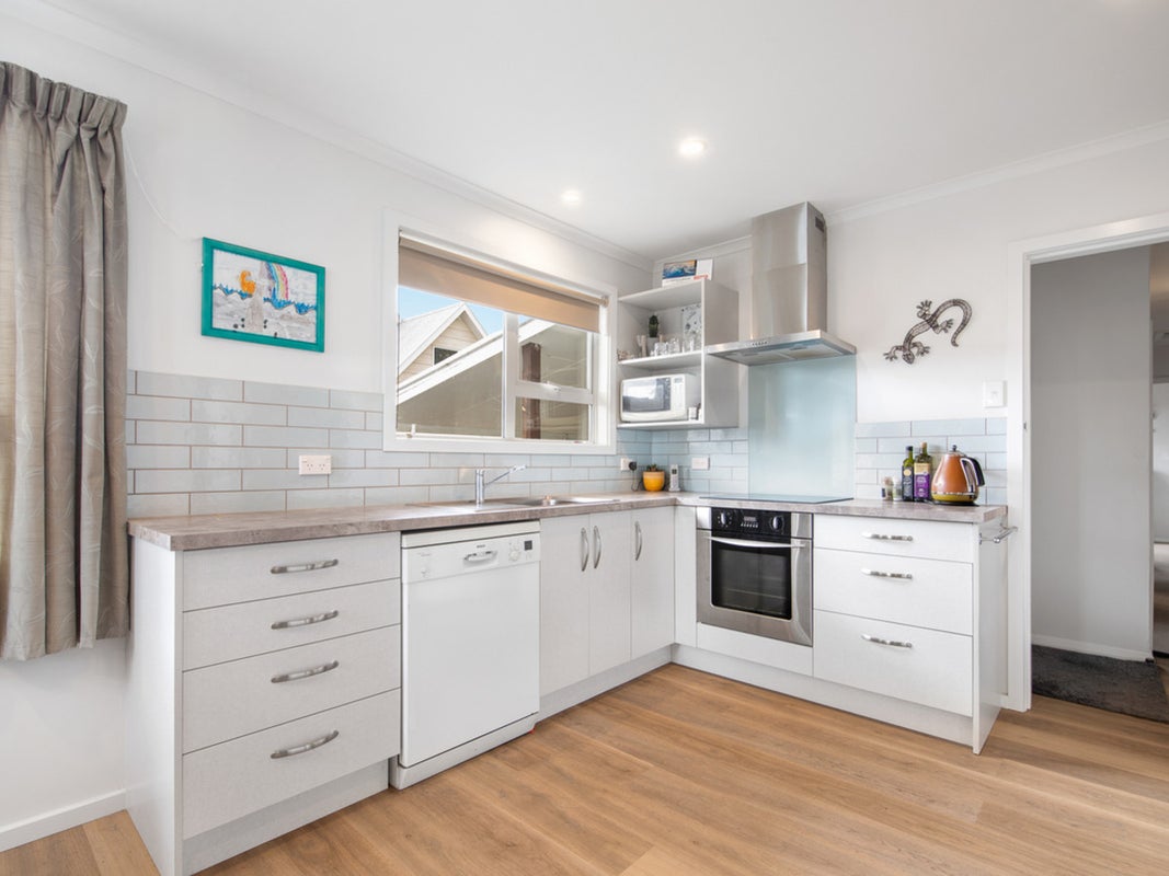 4 Eva Crescent, Witherlea, Blenheim - Carousel 2