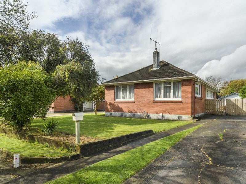 9 Newbury Street, Awapuni, Palmerston North - Carousel 1
