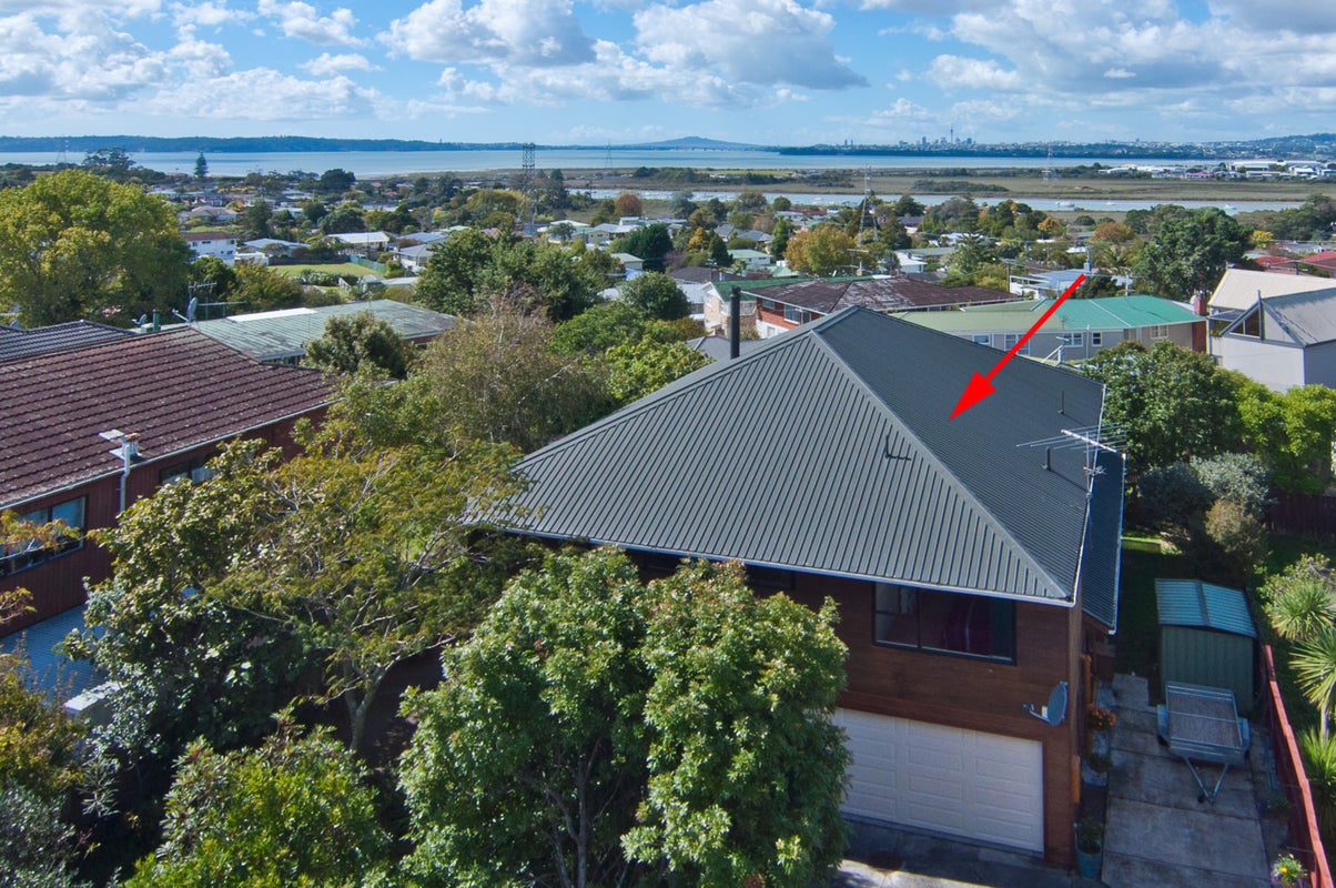 1/209 Te Atatu Road, Te Atatū South, Auckland - Carousel 1