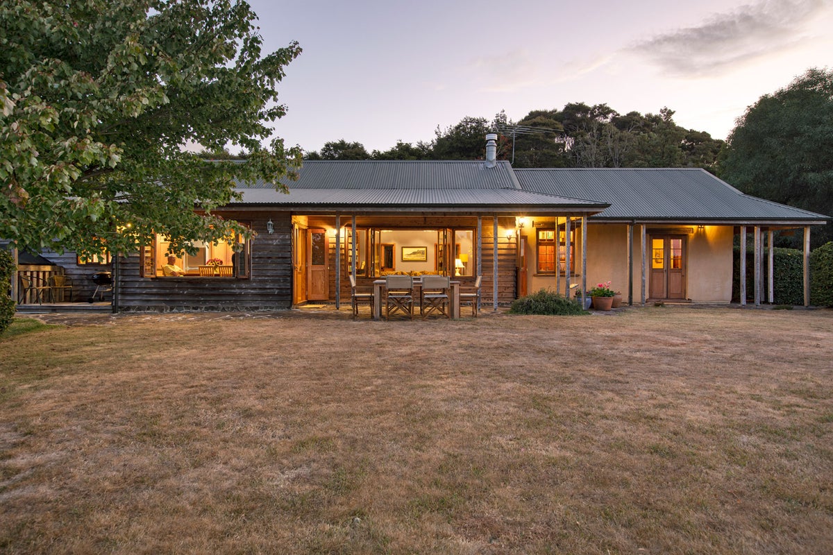 165 Three Oaks Drive, Albany - Carousel 2