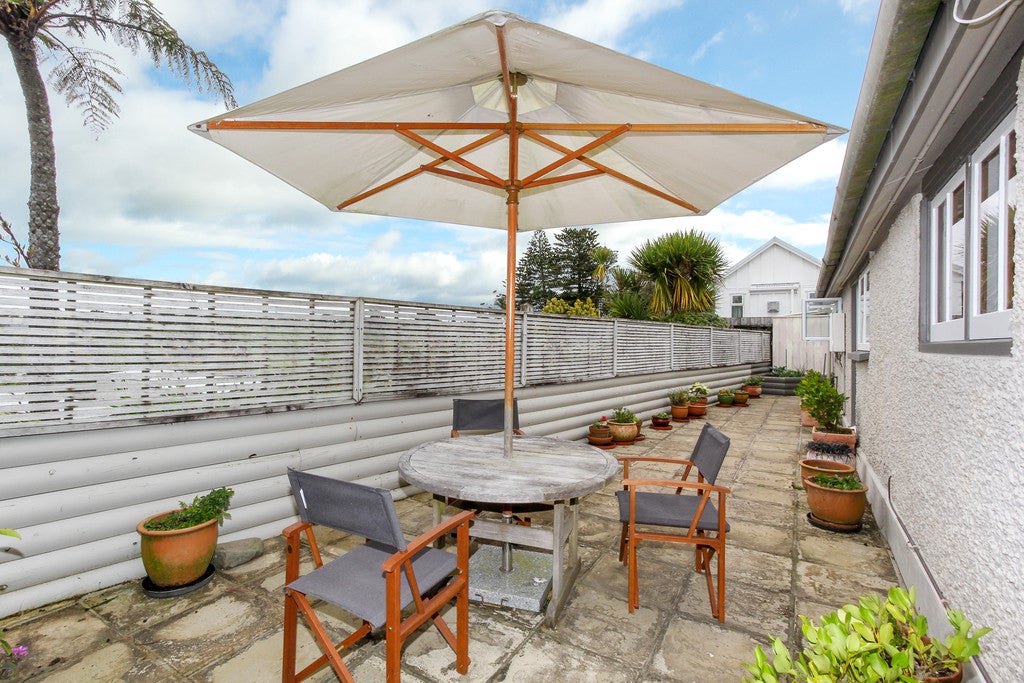 75 Paynters Avenue, Strandon, New Plymouth - Carousel 26